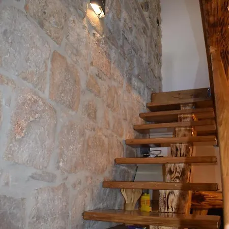 Island Escape - Renovated Old Stone House Holiday home