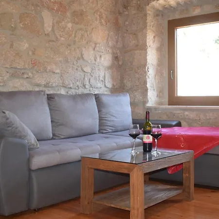Tatil Evi Island Escape - Renovated Old Stone House Lastovo