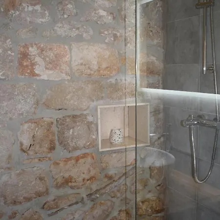 Island Escape - Renovated Old Stone House Lastovo